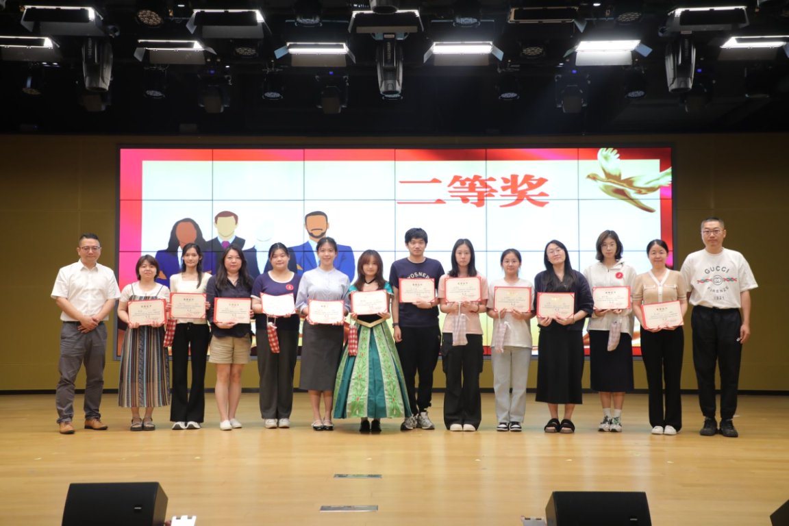 双语幼儿教育系学子在幼儿英语教学技能大赛中斩获佳绩