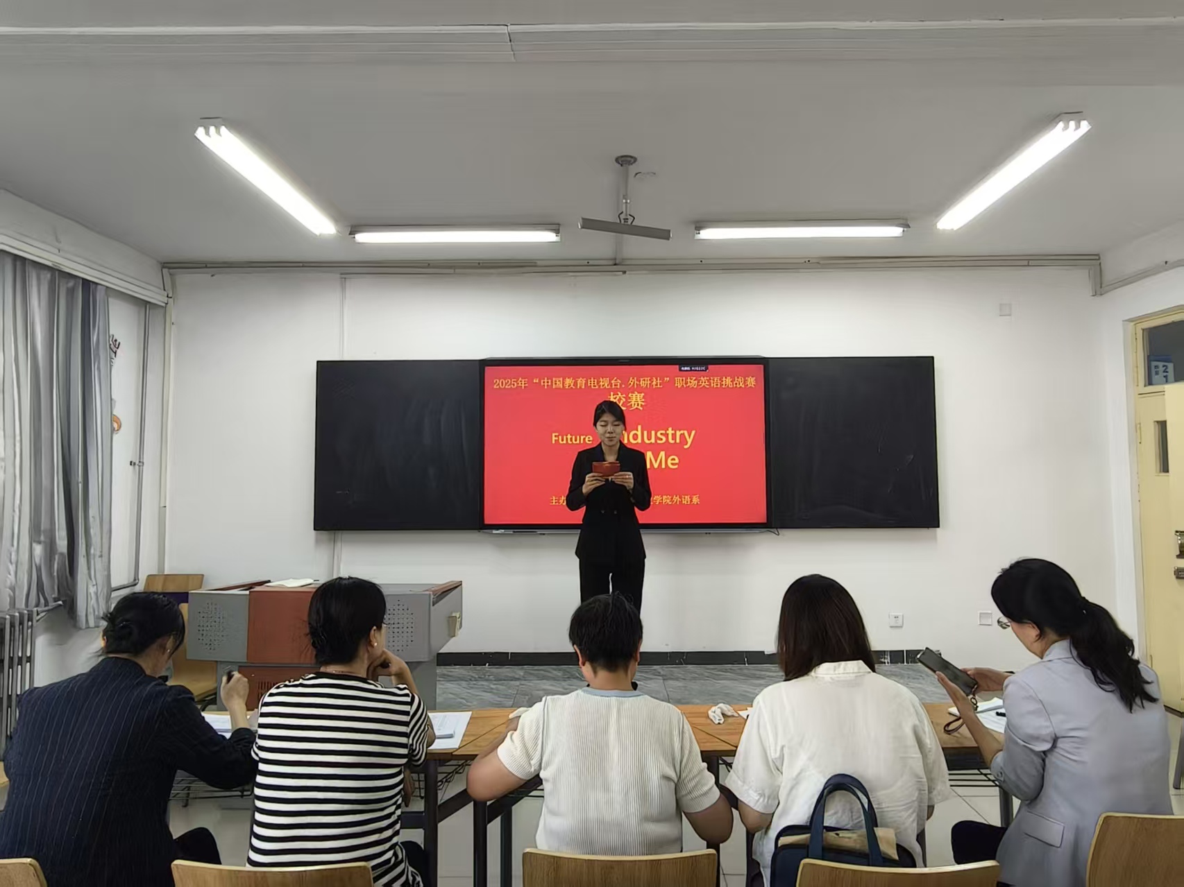 外语系成功举办2025“中国教育电视台.外研社杯”职场英语挑战赛演讲大赛培黎校区选拔赛